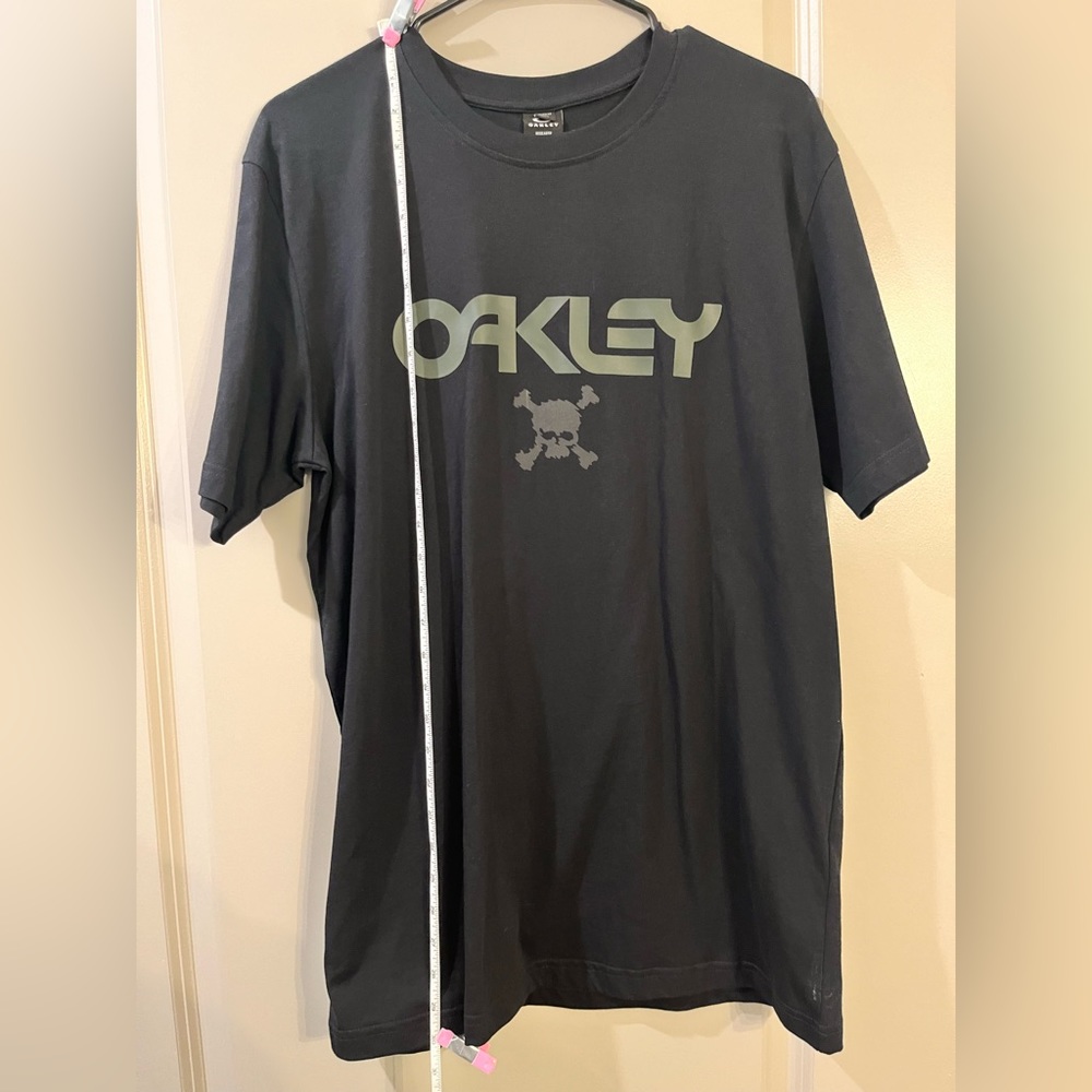 SOLD! OAKLEY black short sleeve t-shirt - Picture 5 of 8